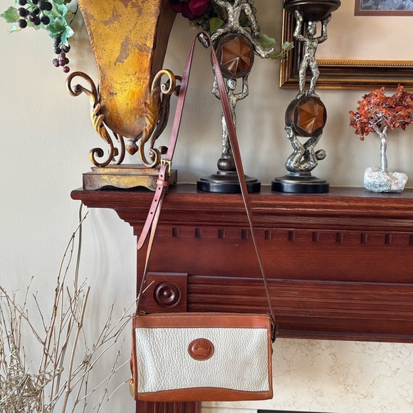 Vintage Dooney & Bourke All-Weather Pebbled Leather Zippered Crossbody Purse 80s - Picture 2 of 16